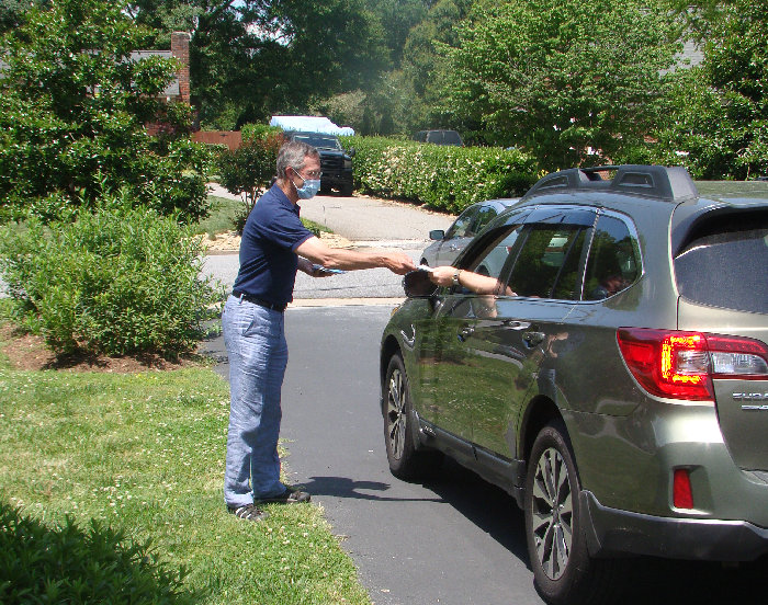Rick Kohrs passing out Veteran Prayer Cards on Memorial Weekend